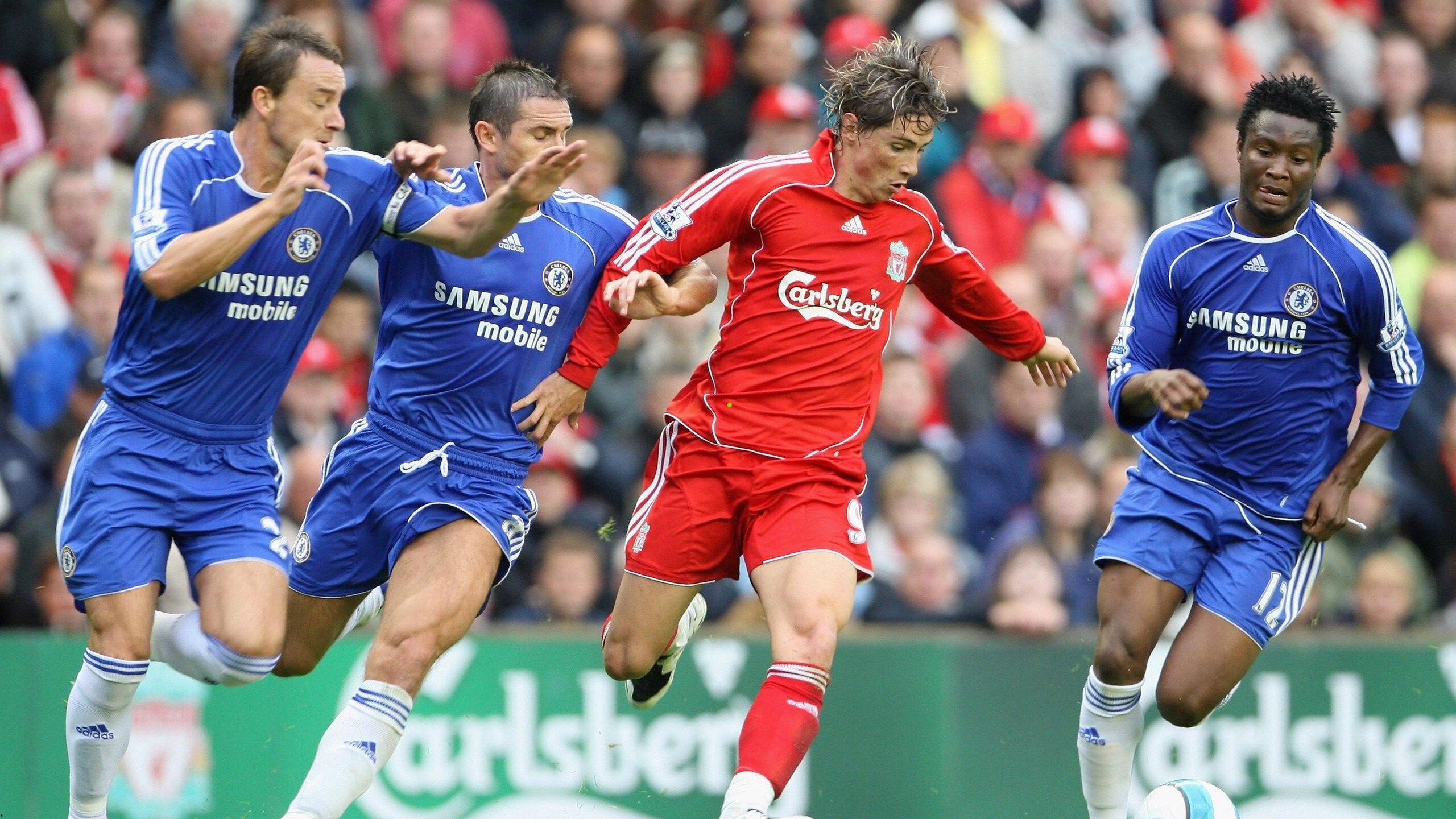 场边镜头引猜想，新星动向成焦点，青年才俊下赛季归属悬念再起