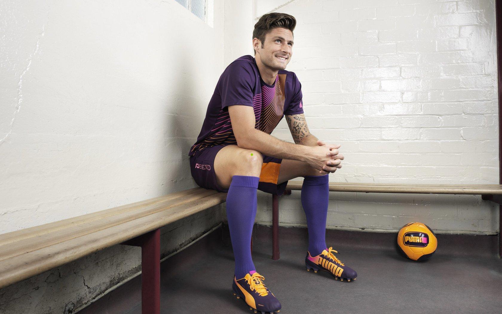 王洪亮坦言，欧美女足身体优势突出，提前热身赛安排成破局关键